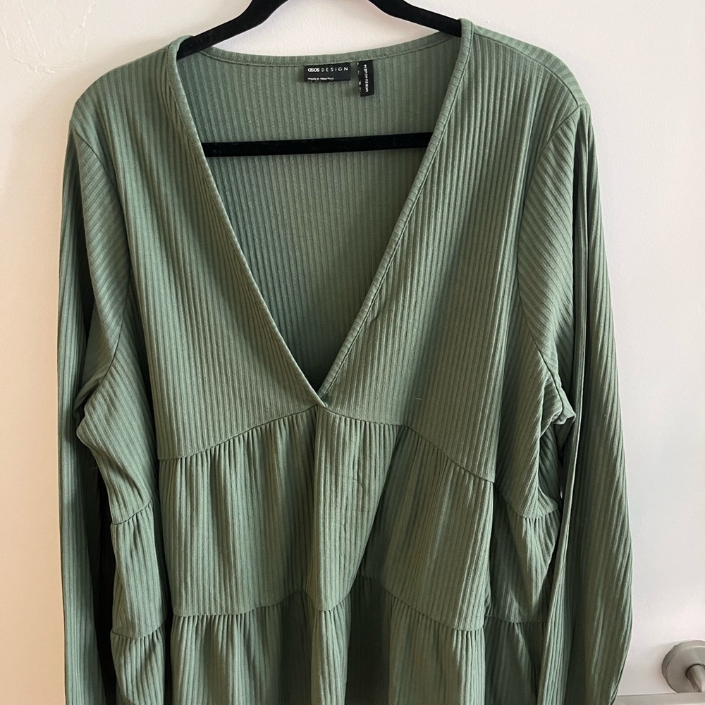 Green Ribbed V-Neck Long Sleeve Top